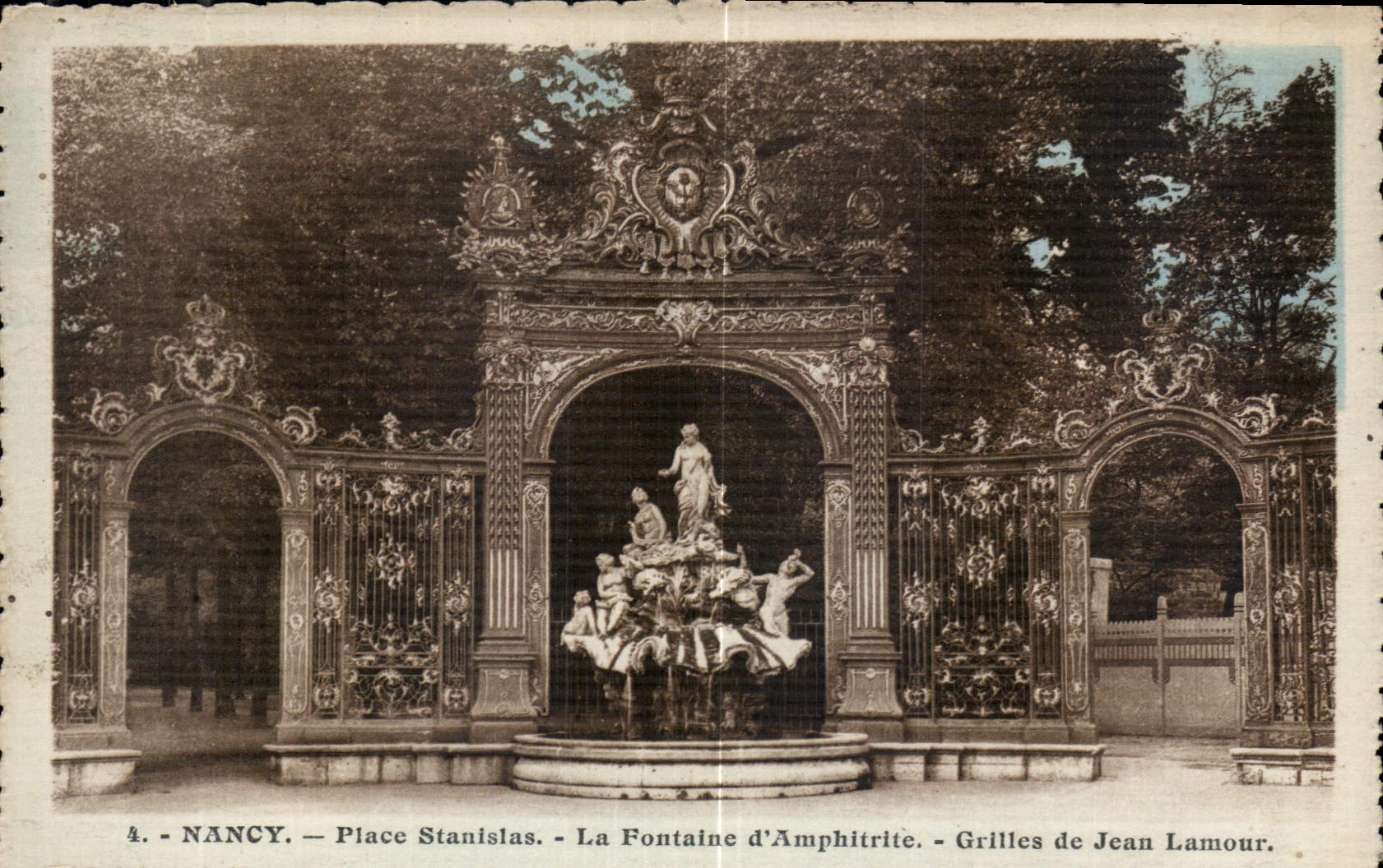CPA Nancy Place Stanislas la Fontaine d'Amphitrie Grilles de Jean Lamour 