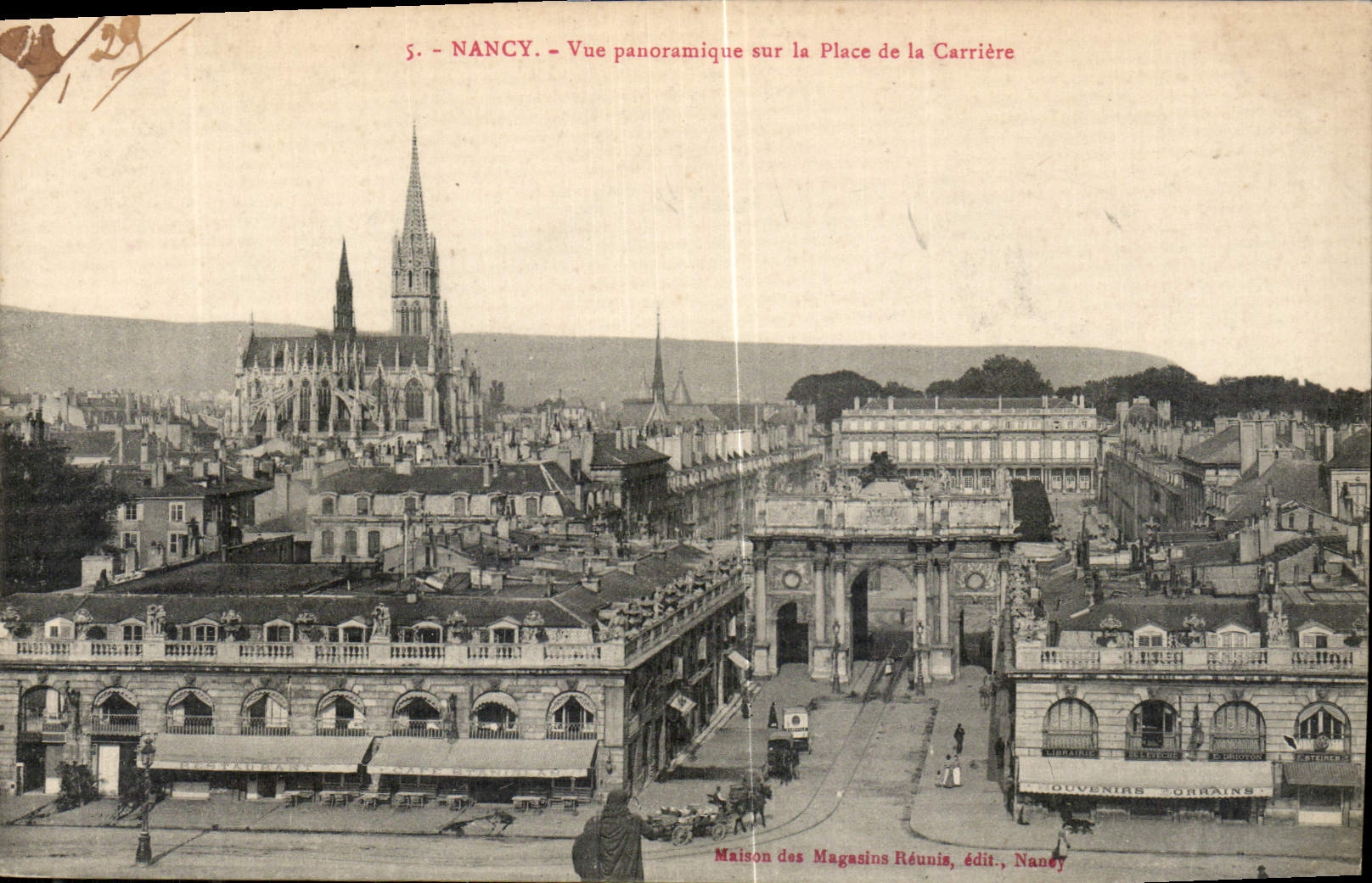 CPA Nancy vue panoramique sur la Place de la Carriere