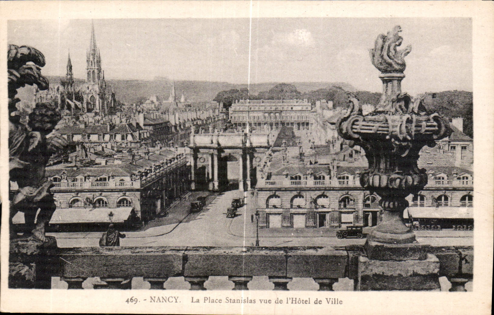 CPA Nancy la Place Stanislas vue de l'Hotel de Ville 