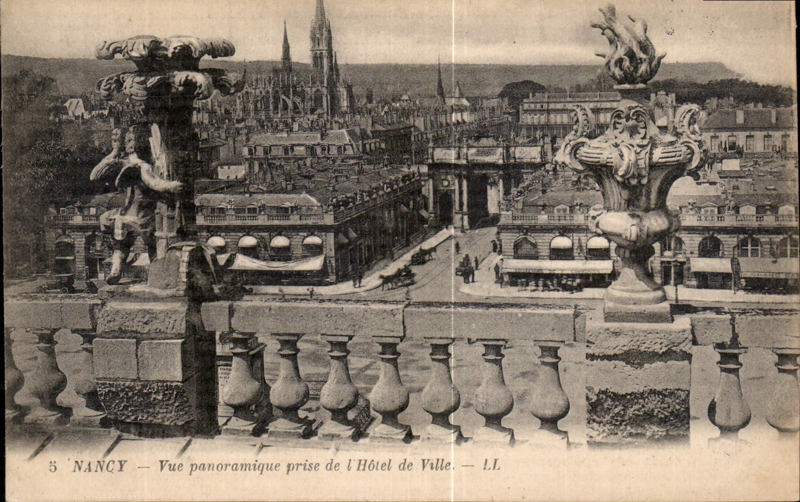 CPA Nancy vue panoramique prise de l'Hotel de Ville 