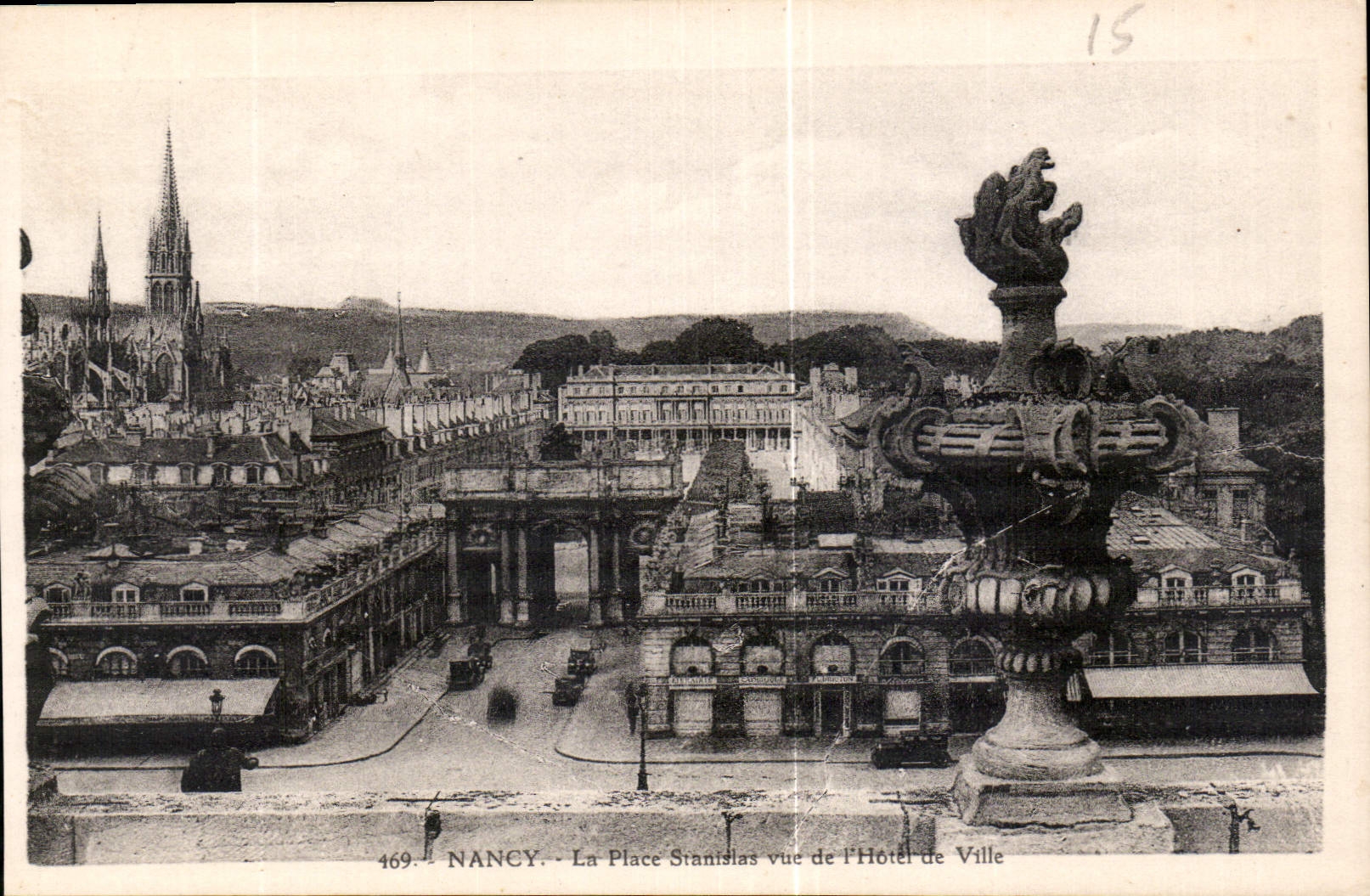 CPA Nancy la Place Stanislas vue de l'hotel de Ville 