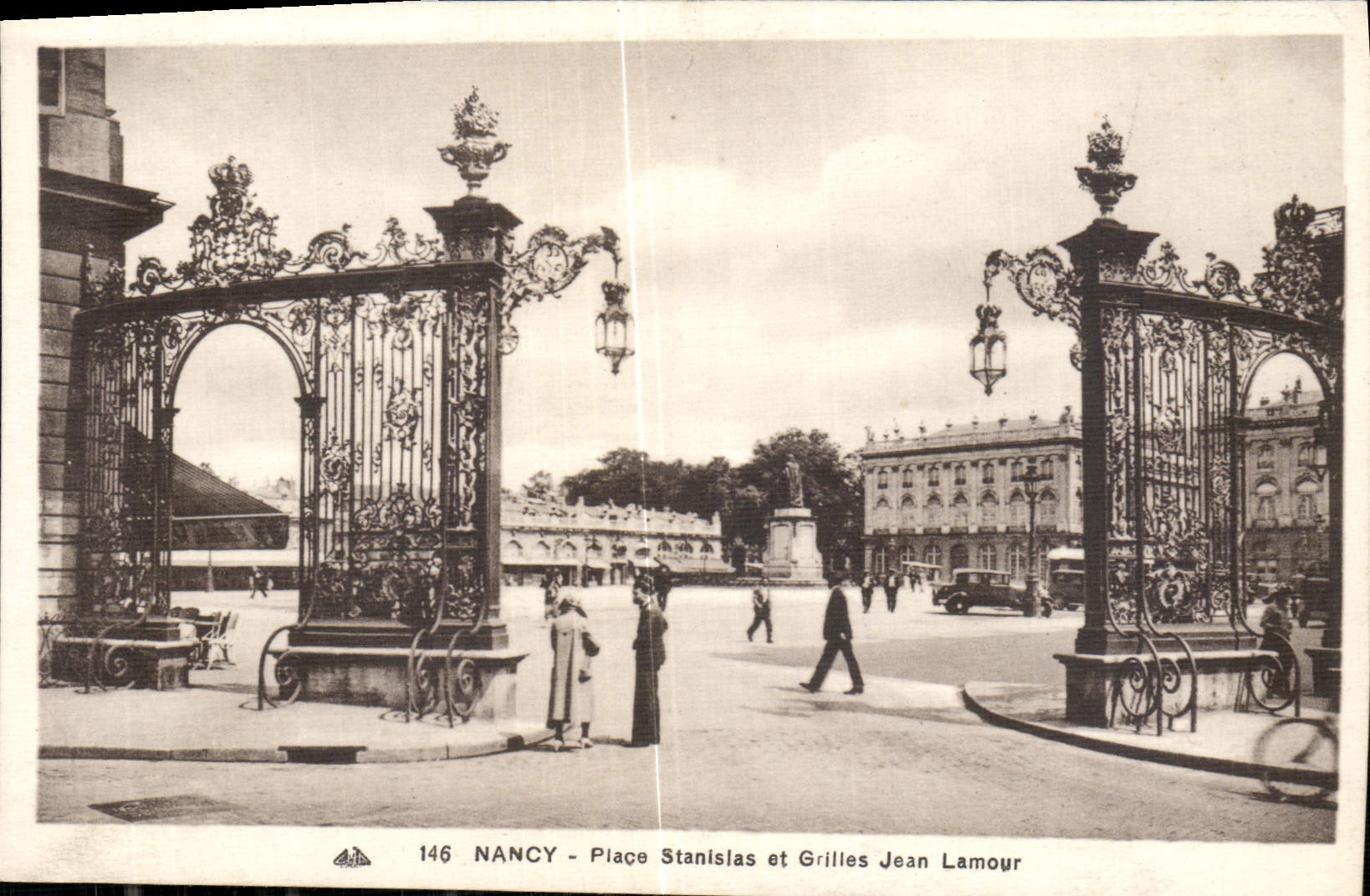 CPA Nancy Place Stanislas et Grilles Jean Lamour 