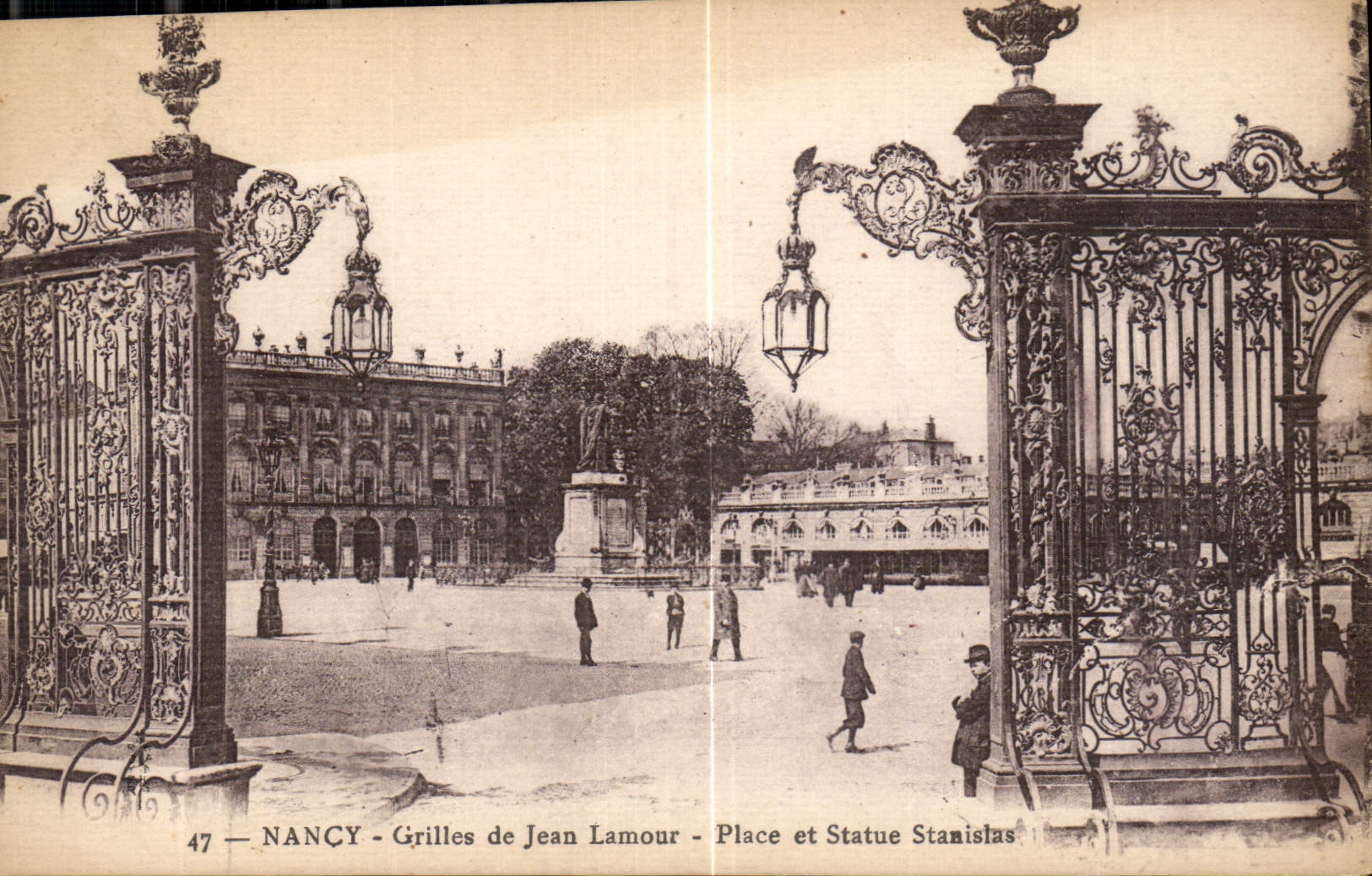 CPA Nancy Grilles de Jean Lamour Place et Statue Stanislas 
