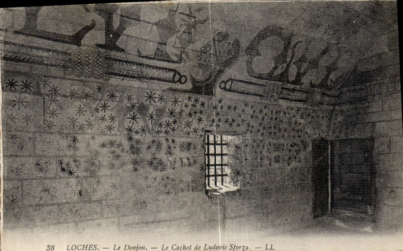 CPA Loches le Donjon le Cachot de Ludovic Sforza 