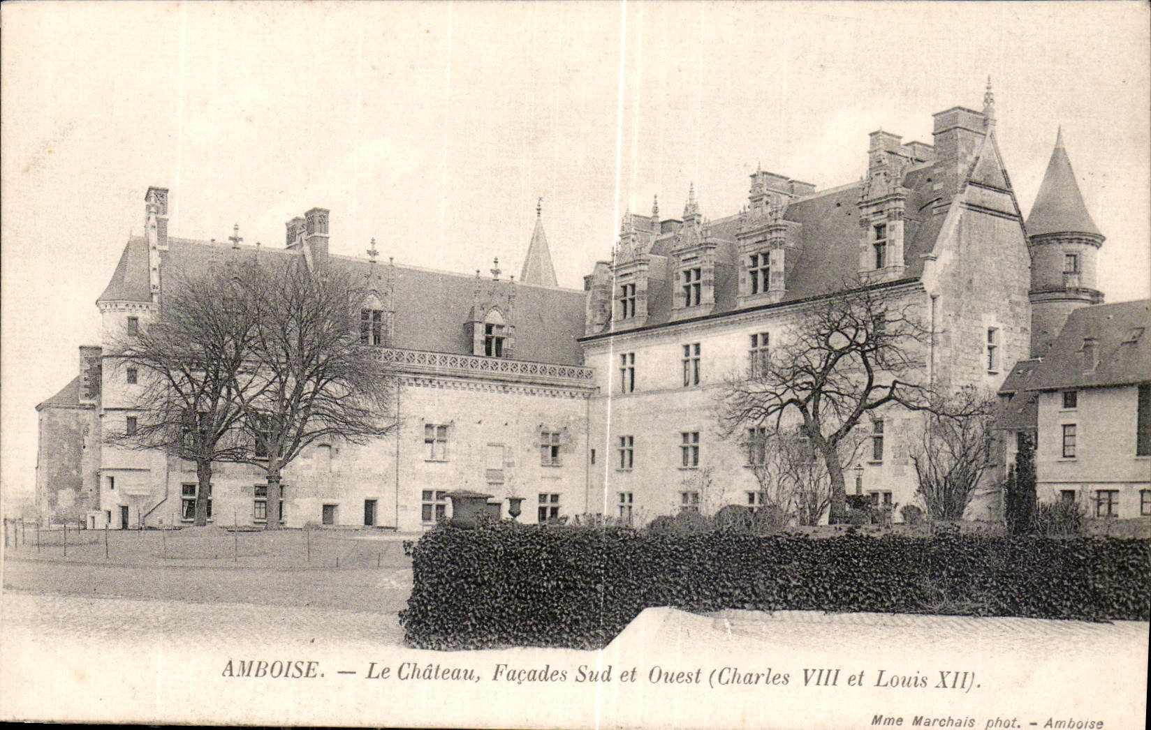 CPA Amboise le Chateau Facades Sud et Ouest Charles VIII et Louis XII 
