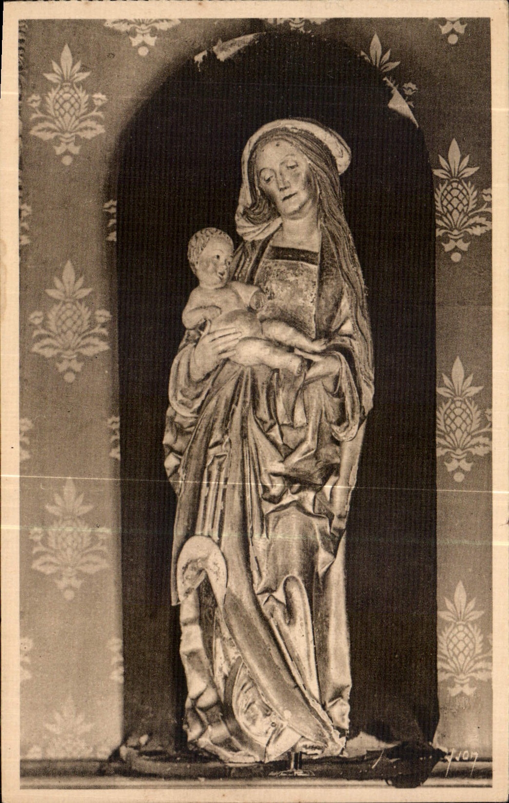 CPA Chateau de Langeais XV S la Vierge en bois dore XIV siecle 