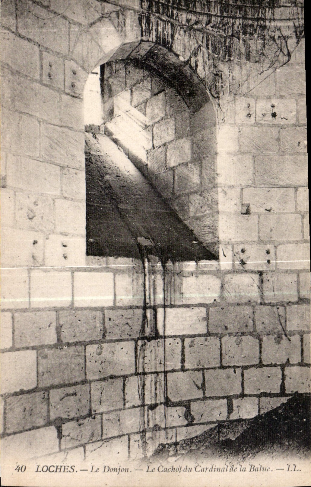 CPA Loches le Donjon le Cachot du Cardinal de la Balue 