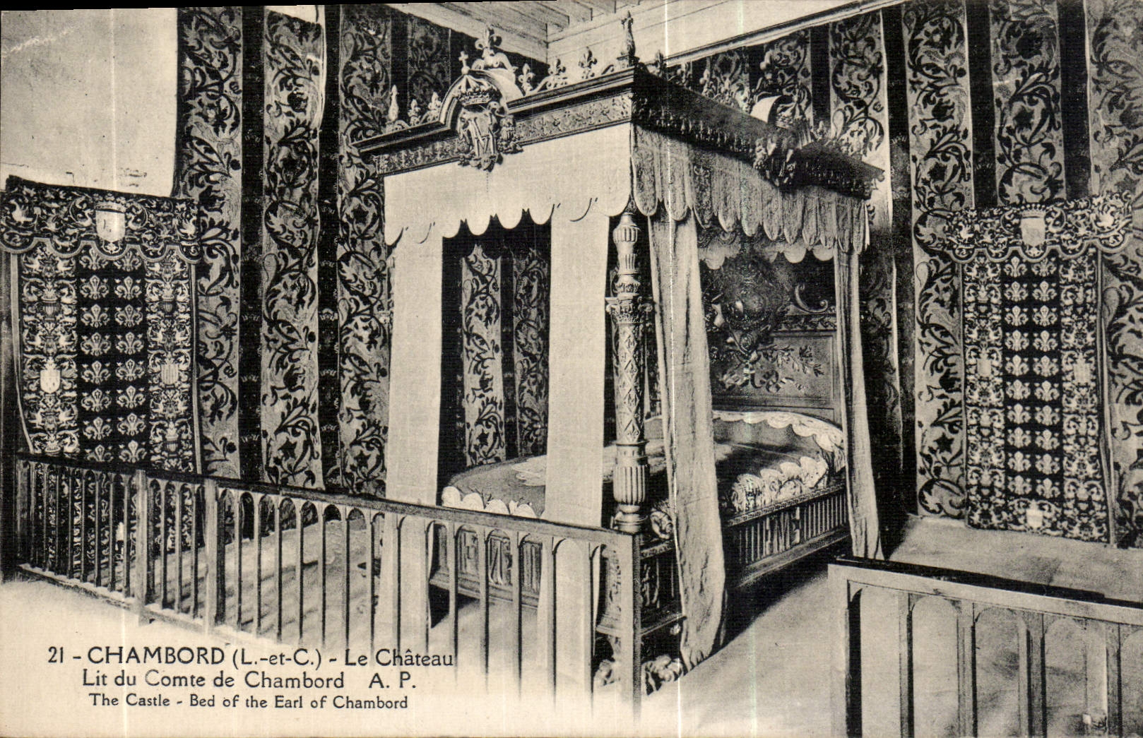 CPA Chambord L et C le Chateau Lit du Comte de Chambord