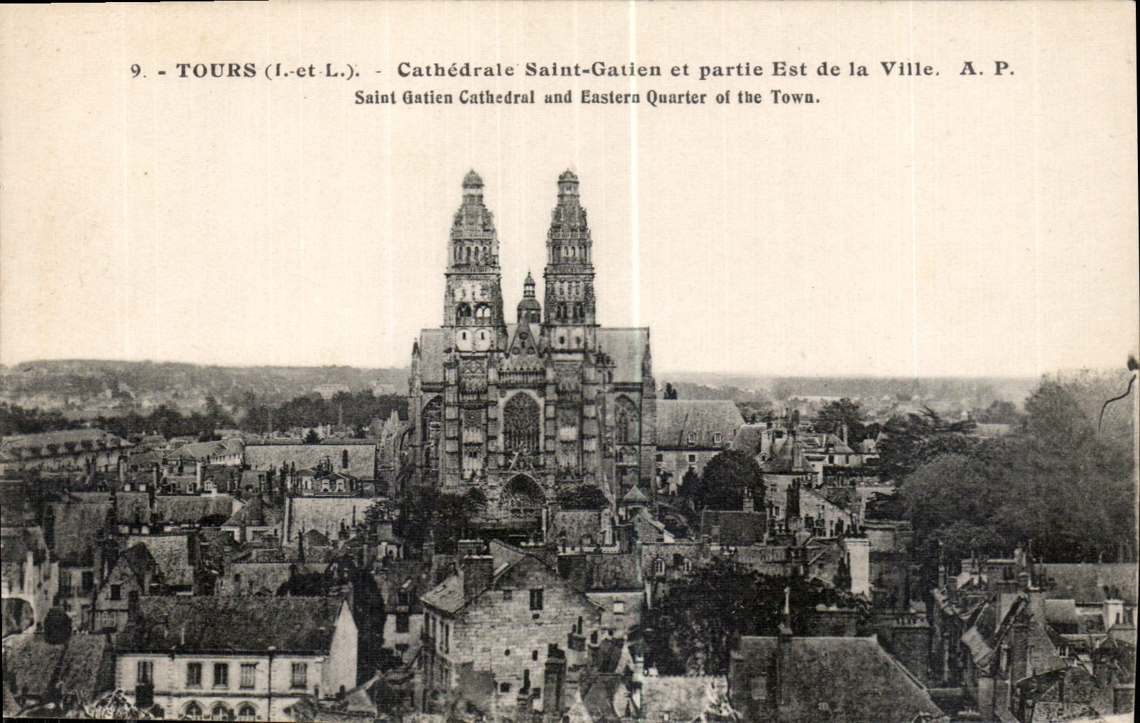 CPA Tours I et L Cathedrale Saint Gatien et partie Est de la Ville 
