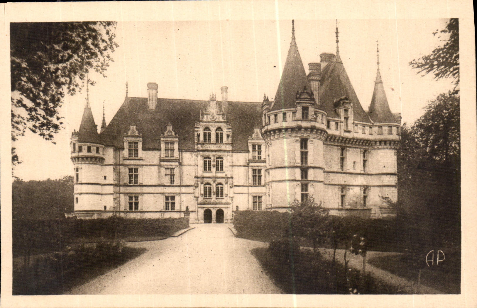 CPA Azay le Rideau I et L le Chateau National Mon hist XVI S Facade Nord l'entree