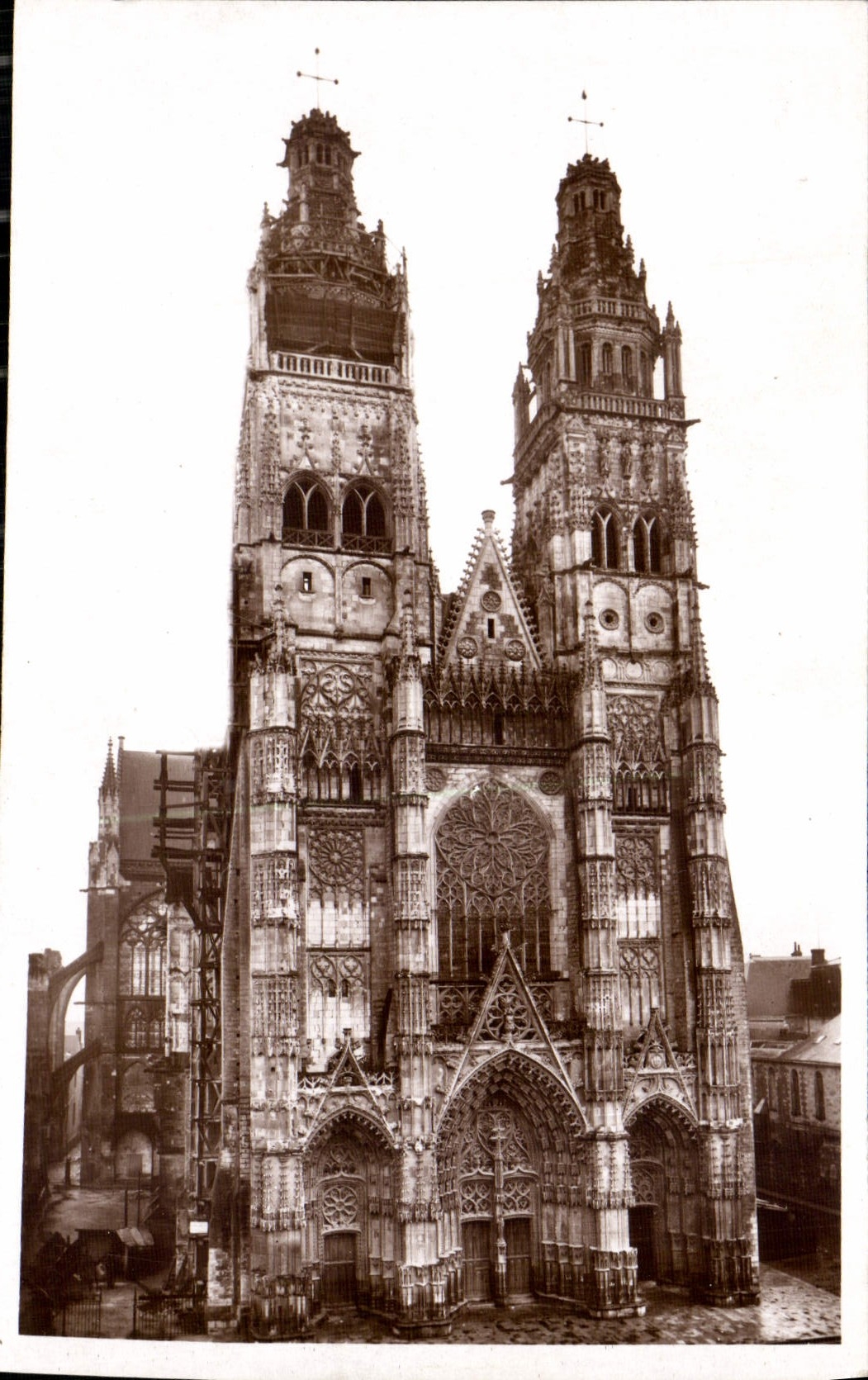 CPA Tours la Cathedrale Saint Gatien 