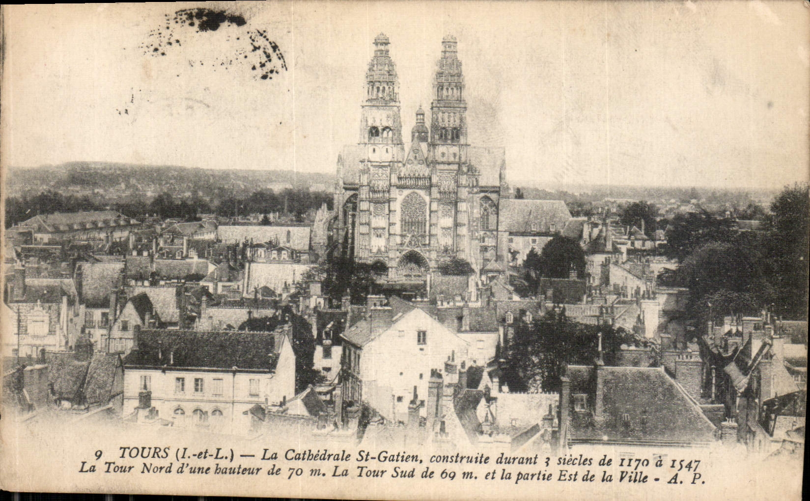 CPA Tours I et L la Cathedrale St Gatien construite durant 3 siecle de 1170 a 1547