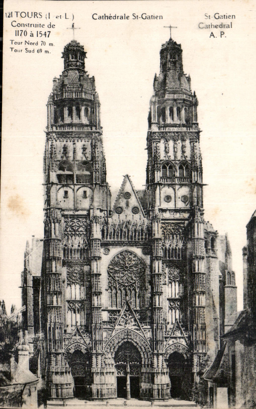 CPA Tours I et L Cathedrale St Gatien construite de 1170 a 1547