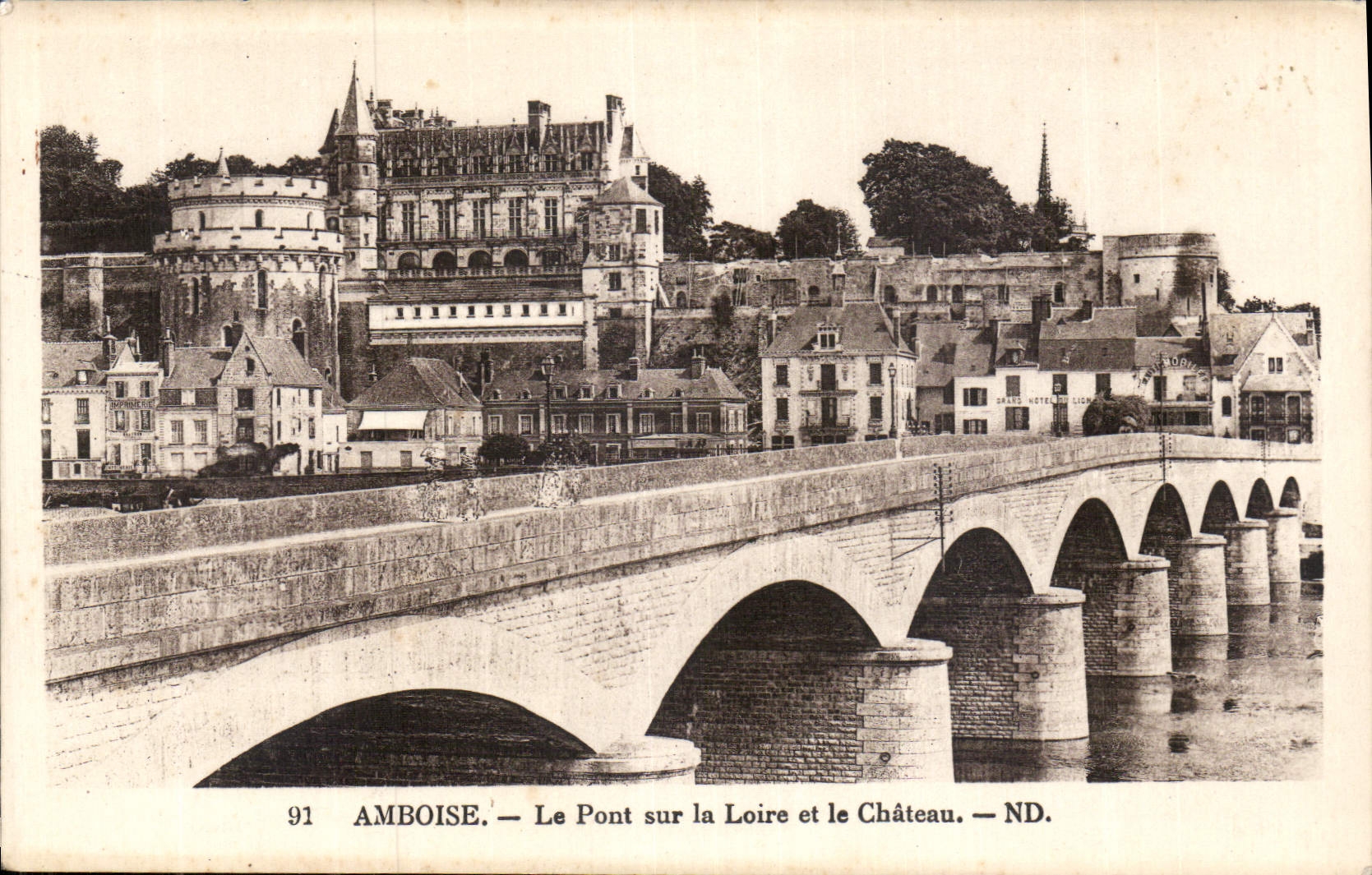 CPA Amboise le Pont sur la Loire et le Chateau 