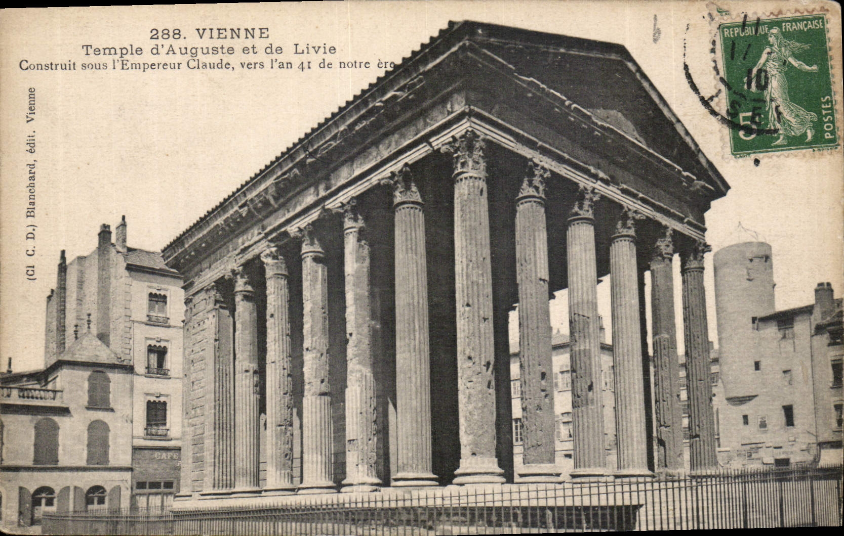 CPA Vienne temple d'Auguste et de livie 