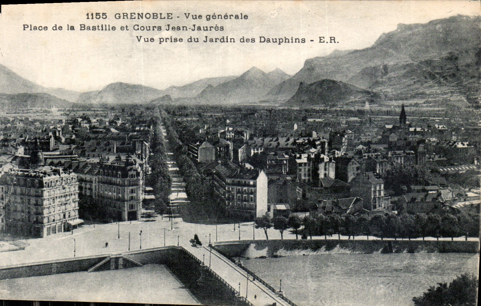 CPA Grenoble vue generale place de la Bastille et cours Jean Jaures vue prise du Jardin des Dauphins