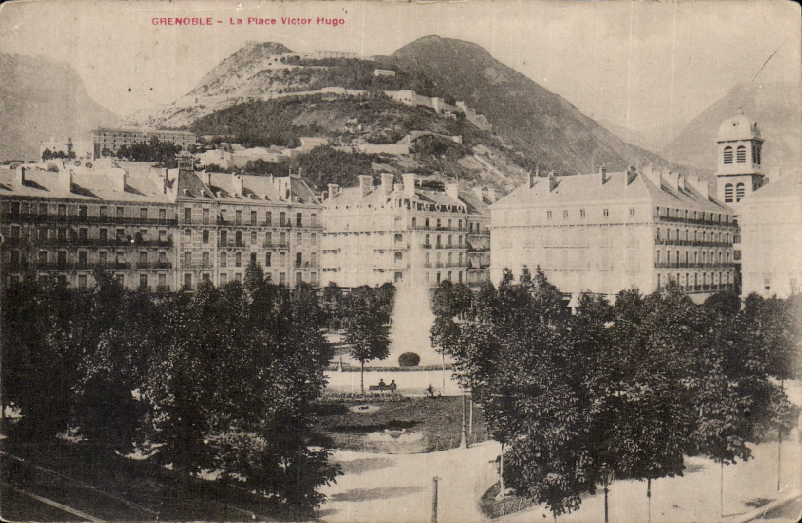 CPA Grenoble la Place Victor Hugo 