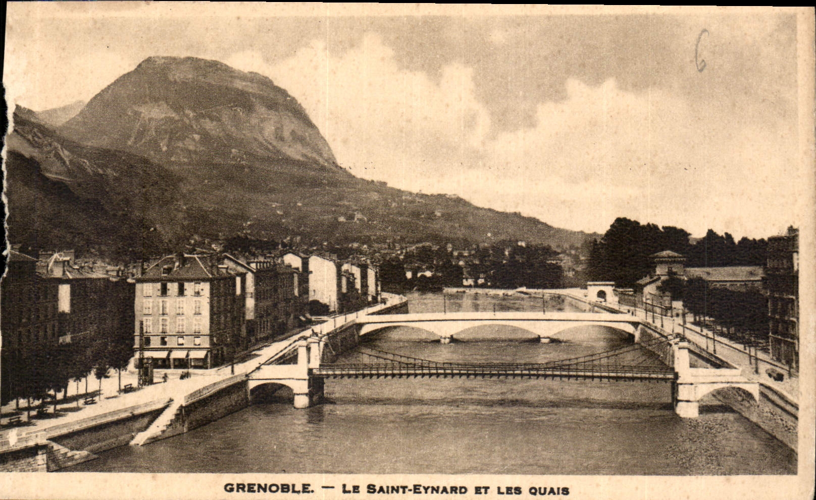 CPA Grenoble le Saint Eynard et les quais 