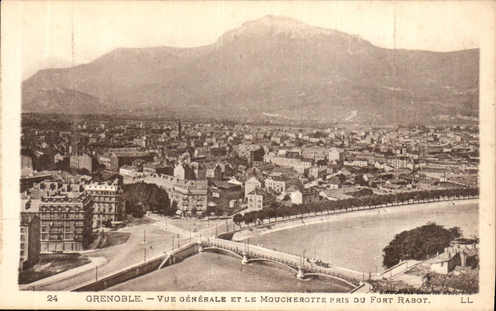 CPA Grenoble vue generale et le Moucherotte pris du Fort Rabot 