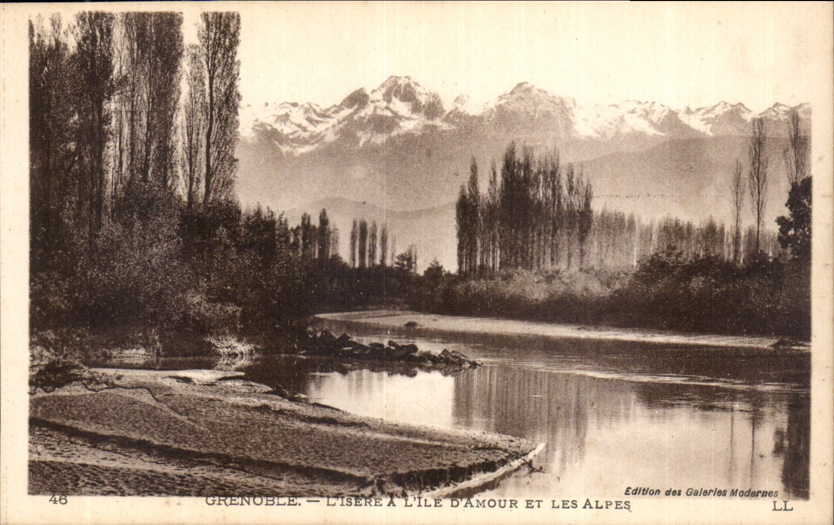 CPA Grenoble l'Isere a l'Ile d'Amour et les Alpes 