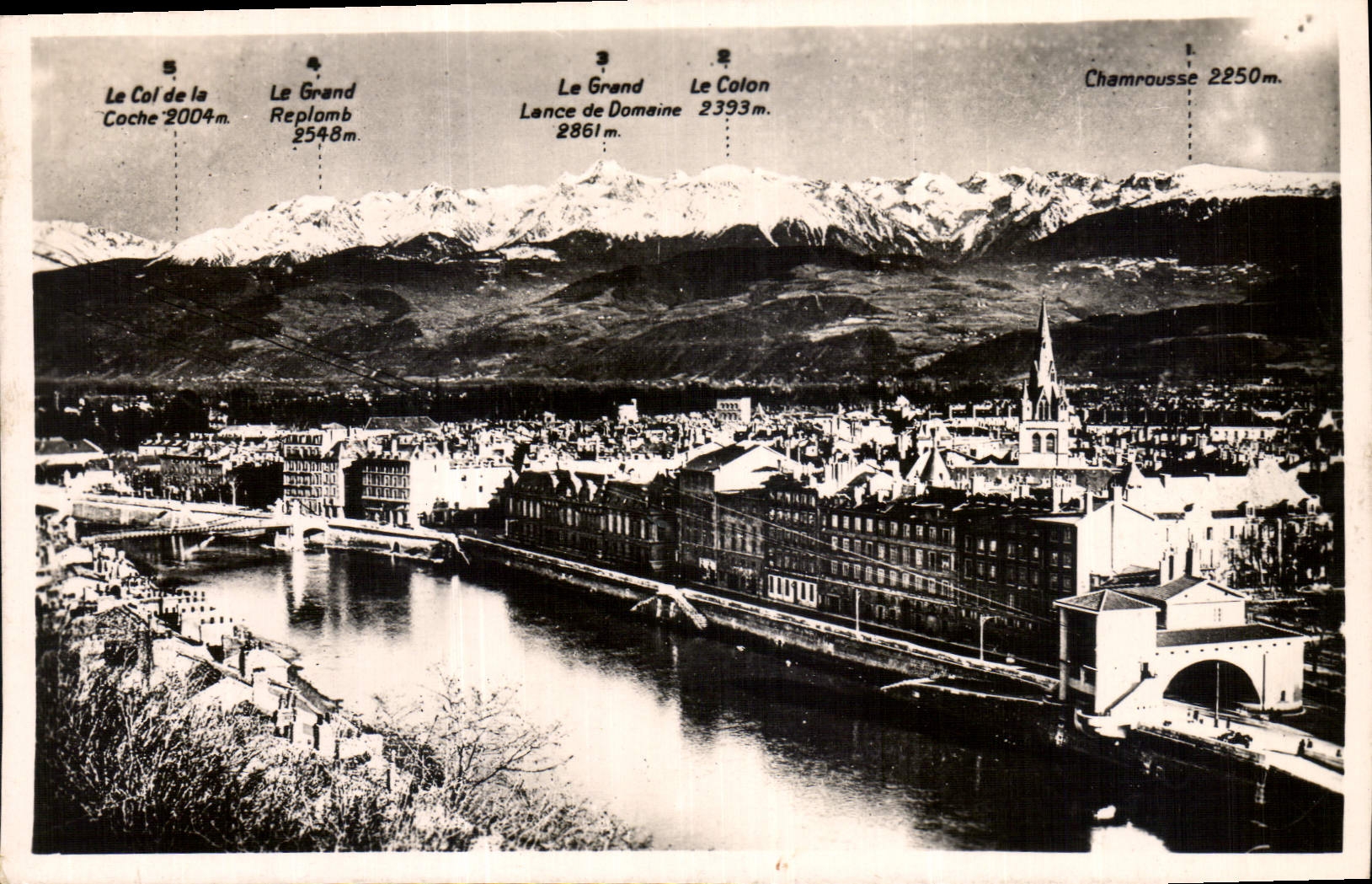 CPA Grenoble Vue generale et les Alpes 