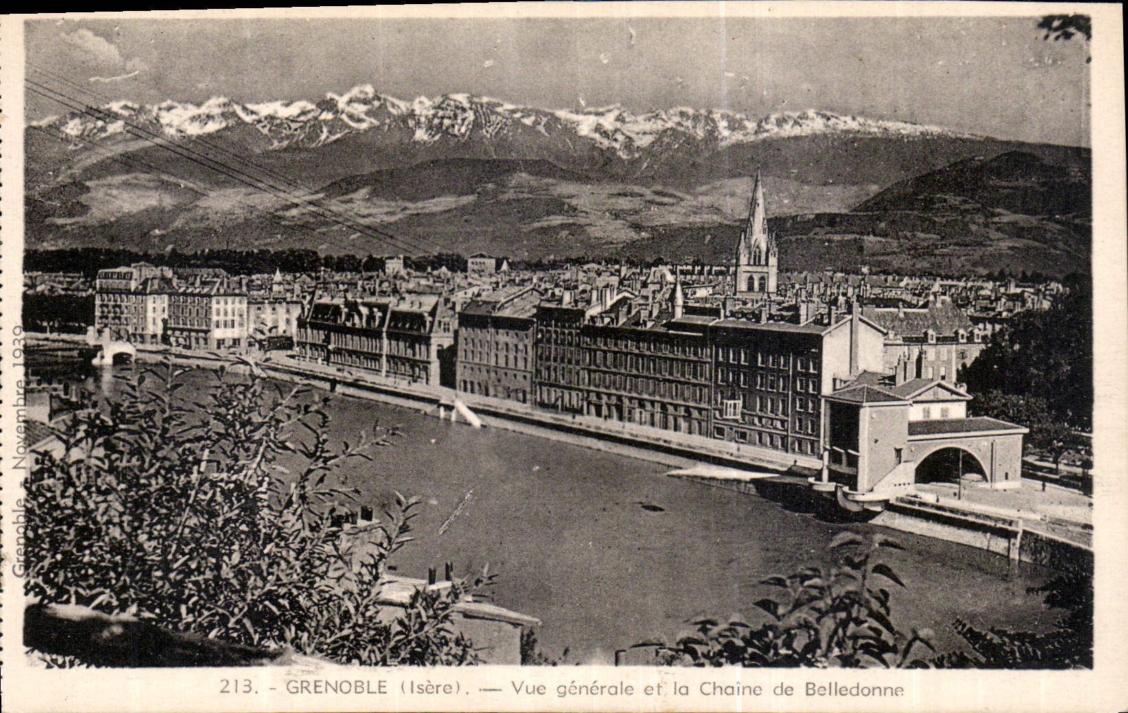 CPA Grenoble Isere Vue generale et la Chaine de Belledonne