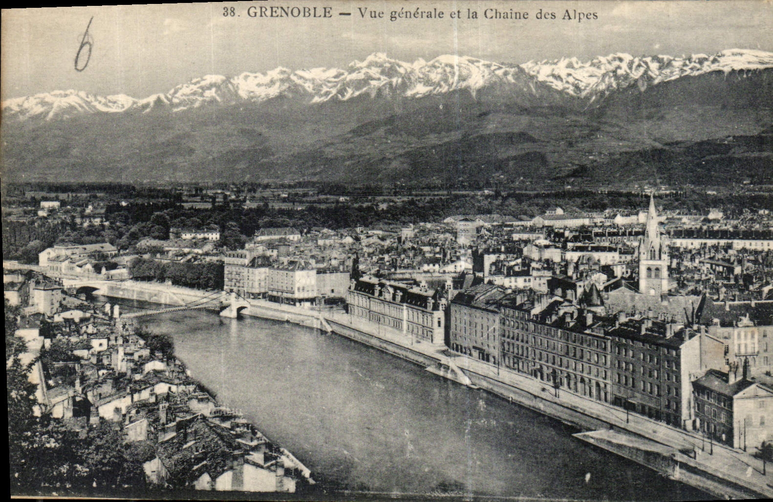 CPA Grenoble Vue generale et la Chaine des Alpes 