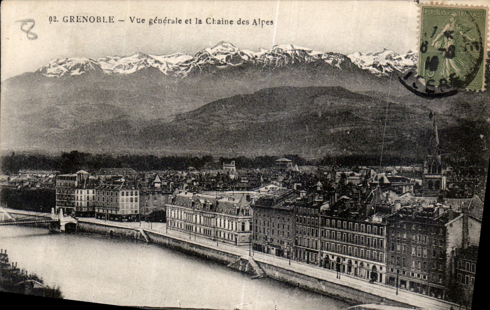 CPA Grenoble Vue generale et la Chaine des Alpes 