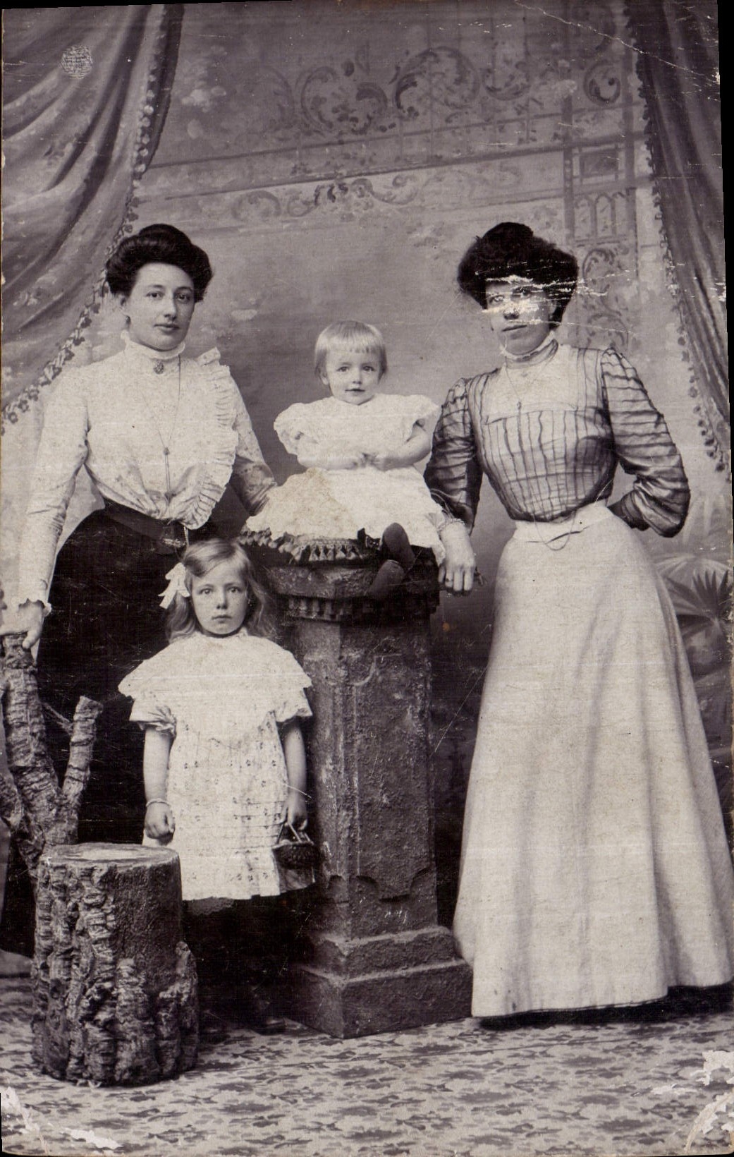 CARTE PHOTO Femmes Enfants