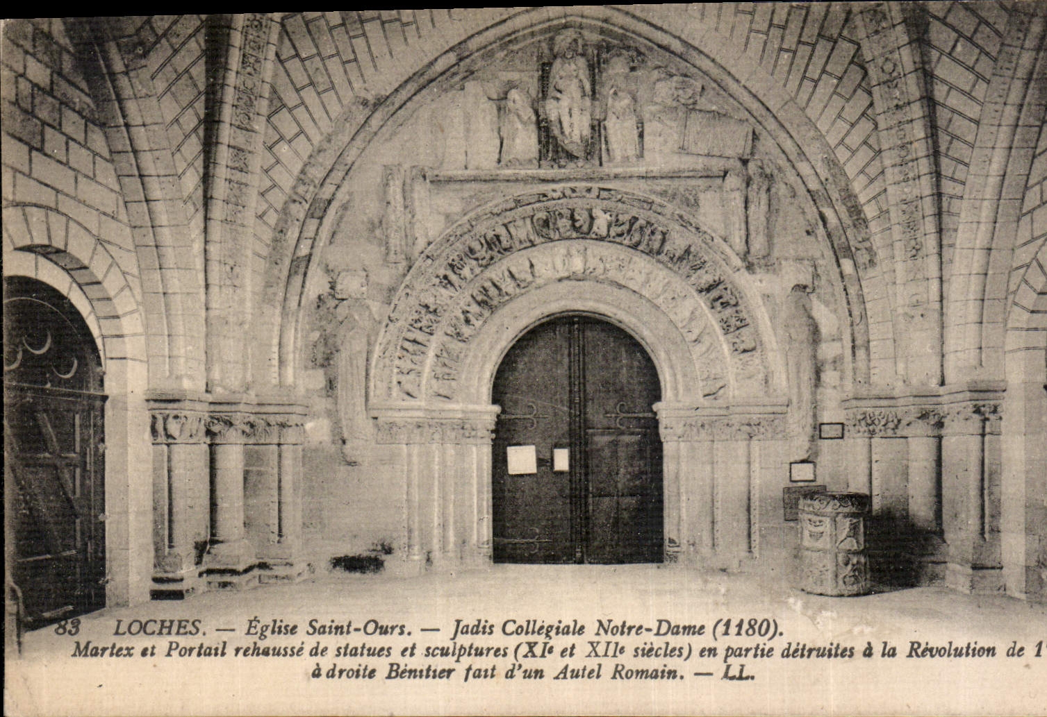 CPA Loches Eglise Saint Ours Jadis Collegiale Notre Dame Martex et Portail rehausse et sculptures en