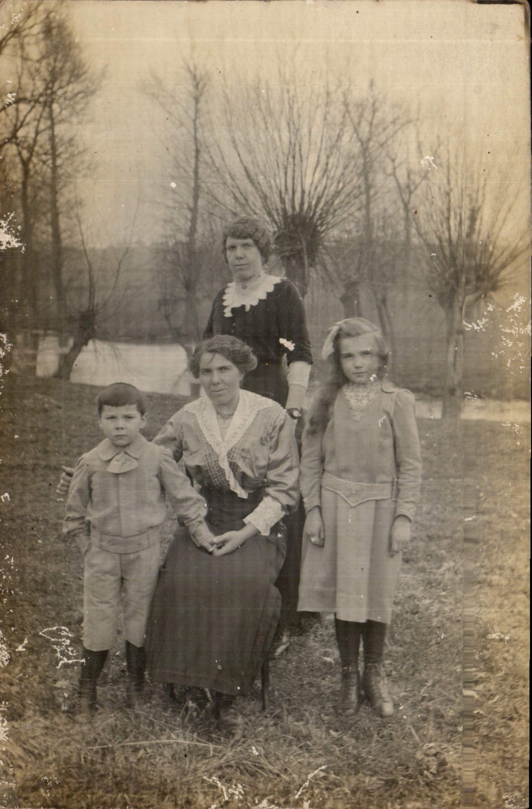 CARTE PHOTO Femme Enfants