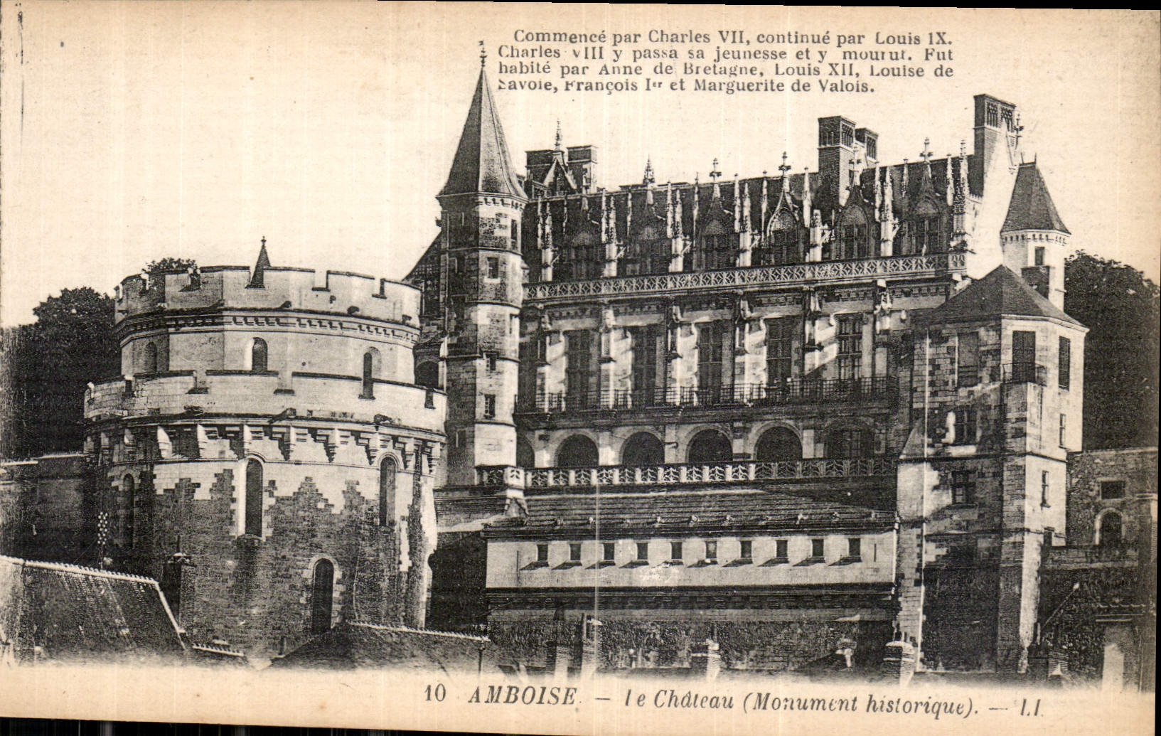 CPA Amboise Le Chateau Monument historique 