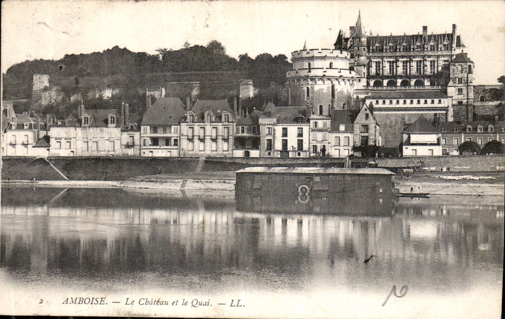 CPA Amboise Le Chateau et le Quai 