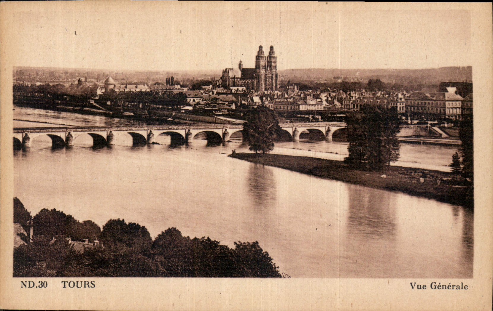 CPA Tours Vue generale 