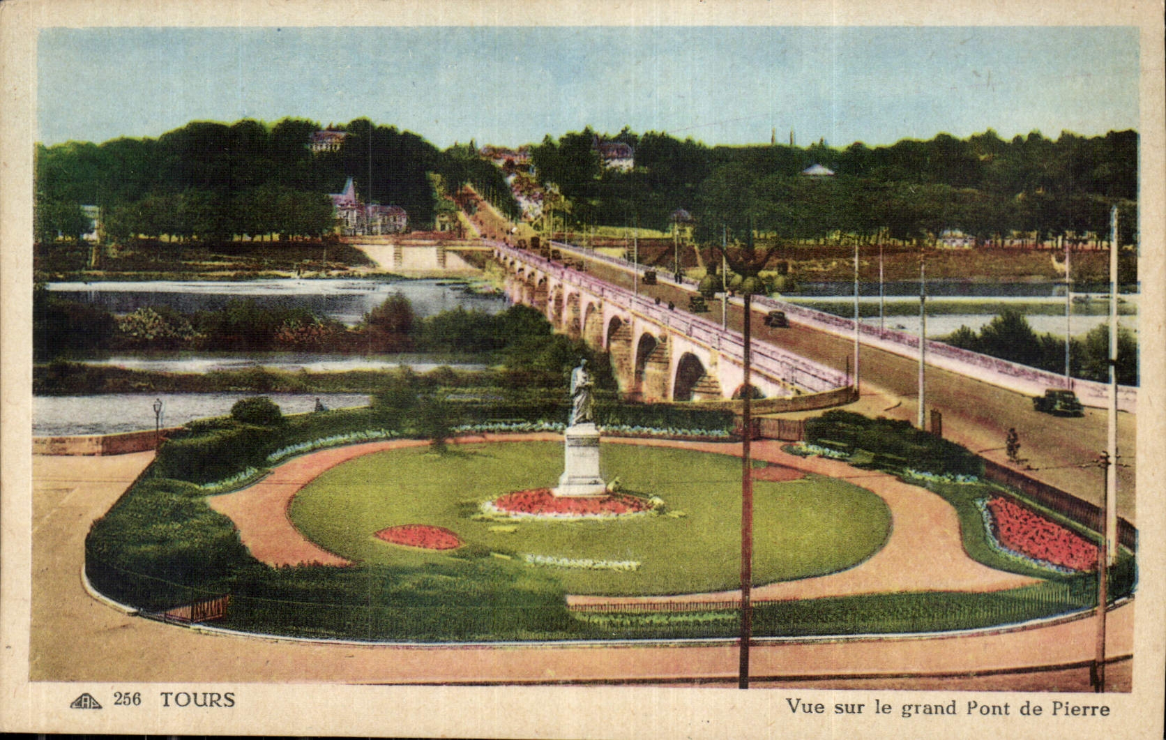 CPA Tours Vue sur le Grand Pont de Pierre 