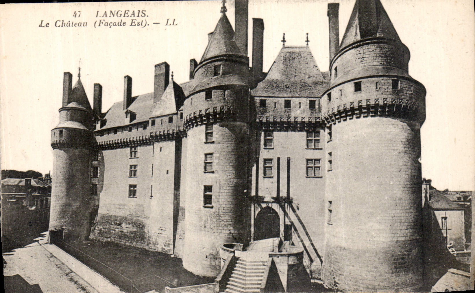 CPA Langelais Le Chateau Facade Est 