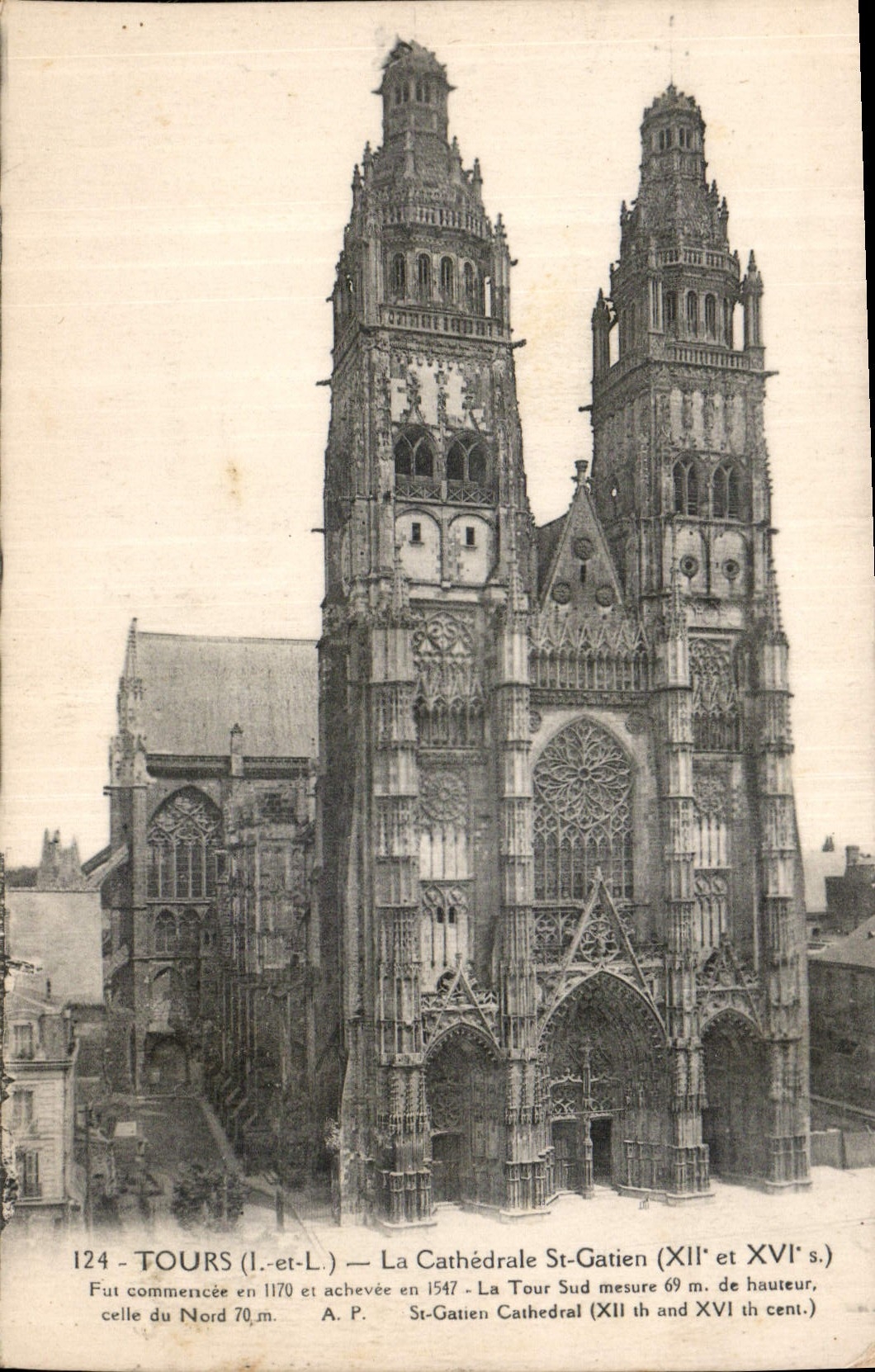 CPA Tours I et L La Cathedrale St Gatien 