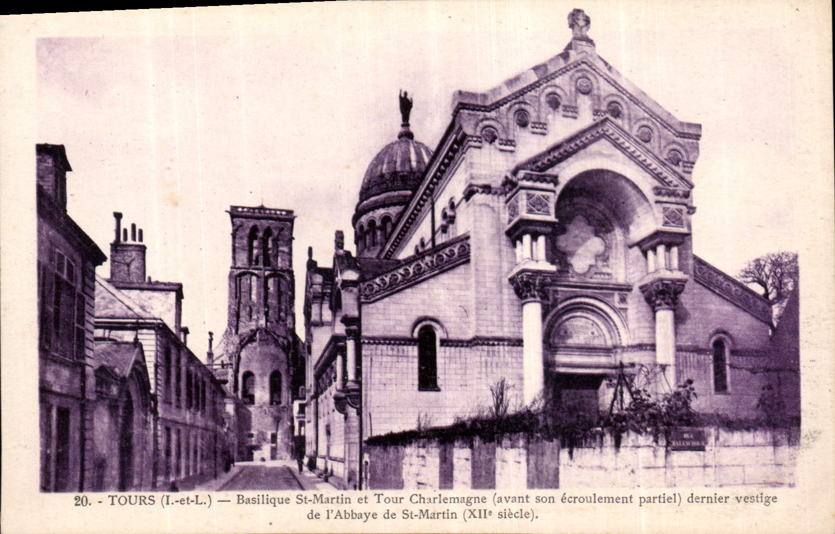 CPA Tours I et L Basilique St Martin et Tour Charlemagne avant son ecroulement partiel dernier vesti