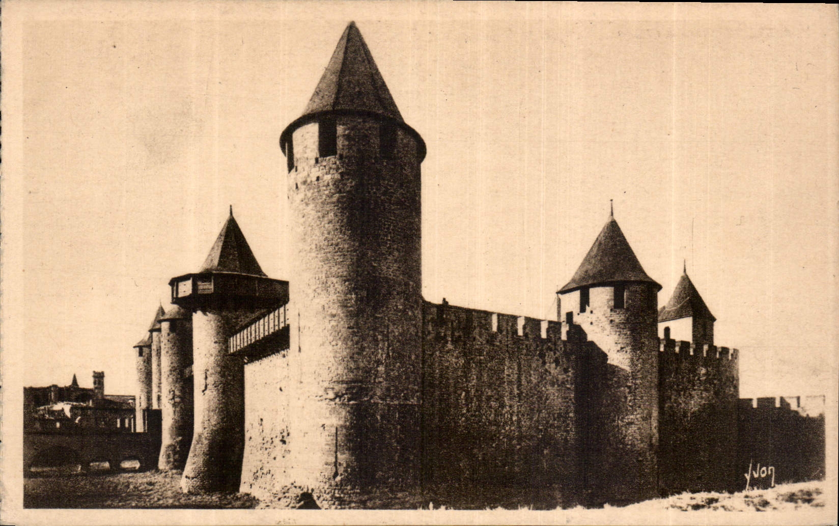 CPA Caecassonne Aude La Cite Le Chateau 