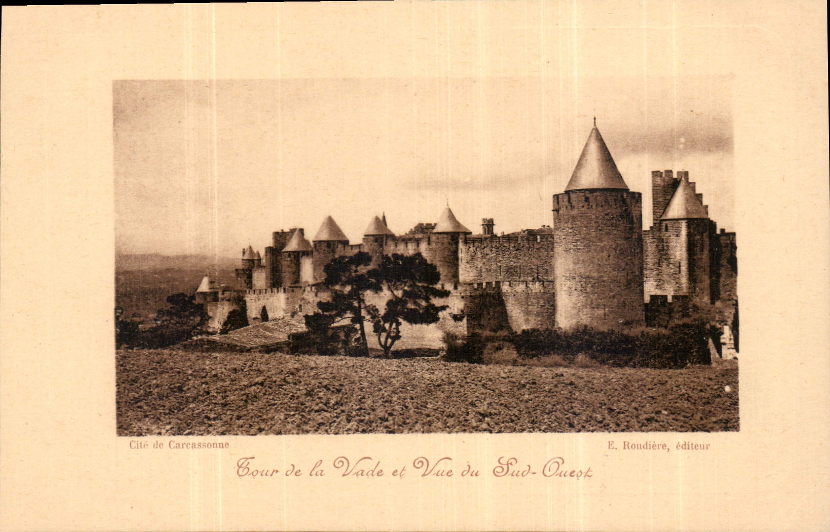 CPA Cite de Carcassonne Tour de la Vade et Vue du Sud Ouest 