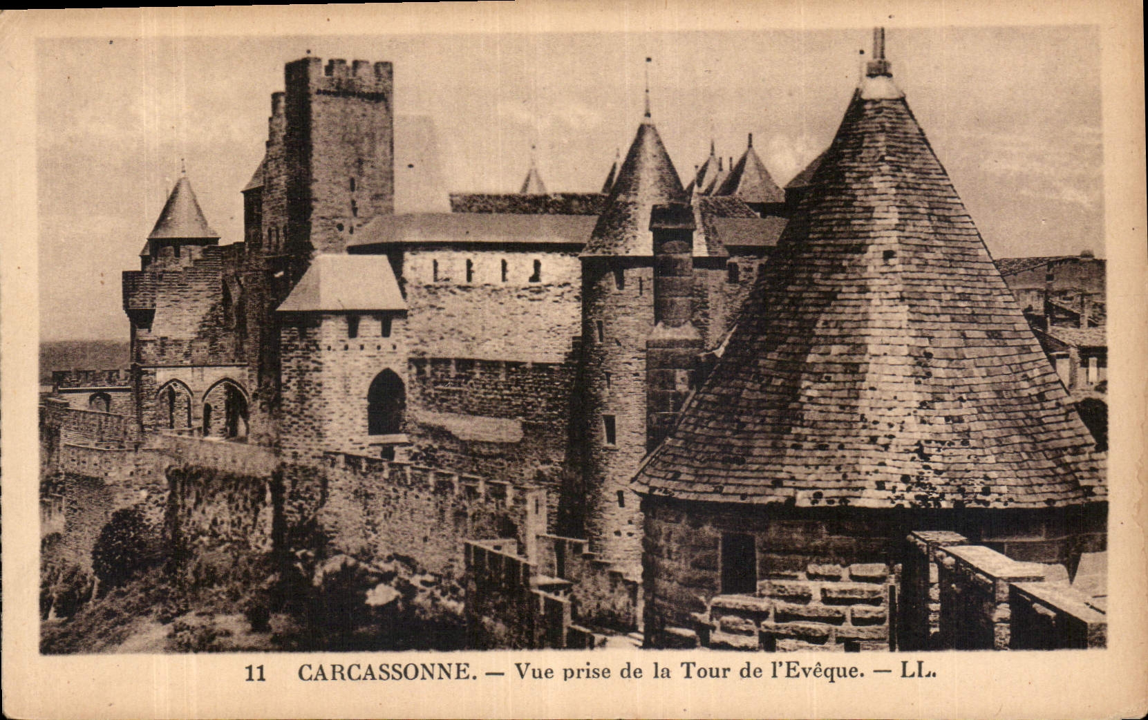 CPA Carcassonne Vue prise de la Tour de l'Eveque 