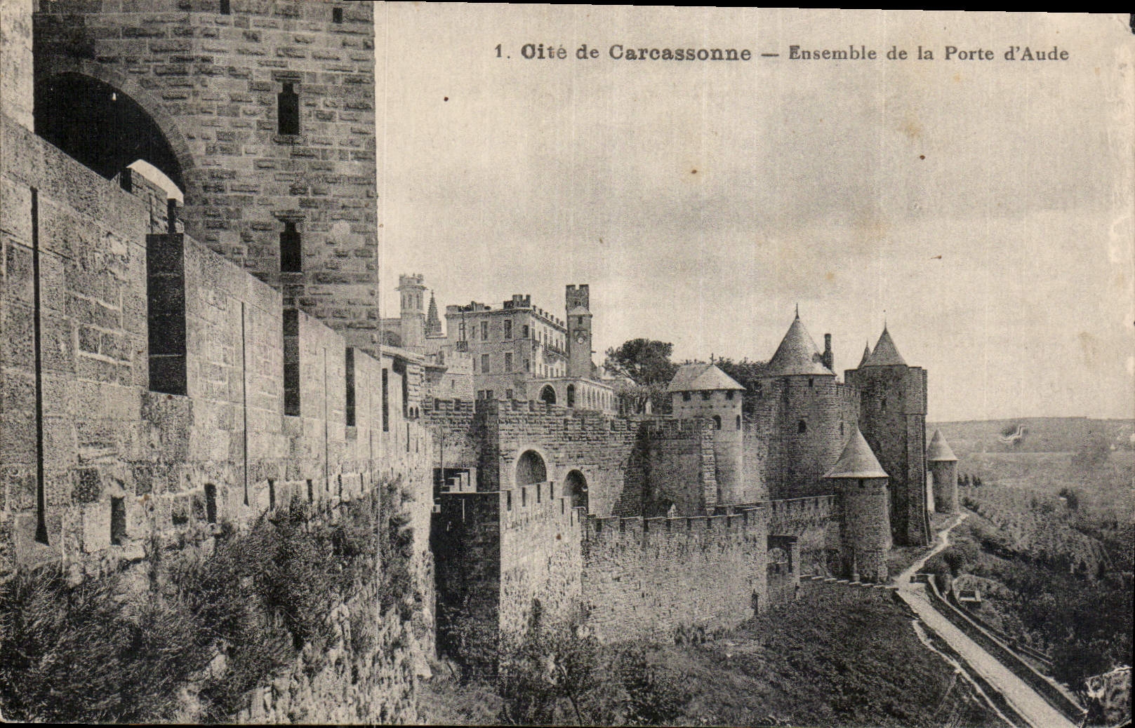 CPA Cite de Carcassonne Ensemble de la Porte d'Aude 