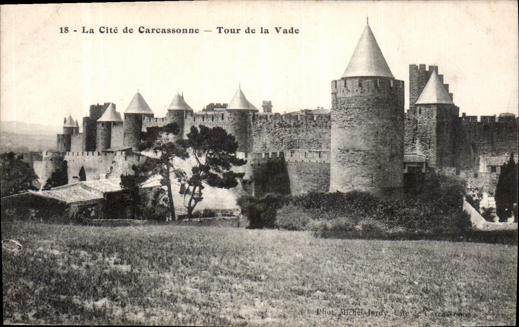 CPA La Cite de Carcassonne Tour de la Vade 
