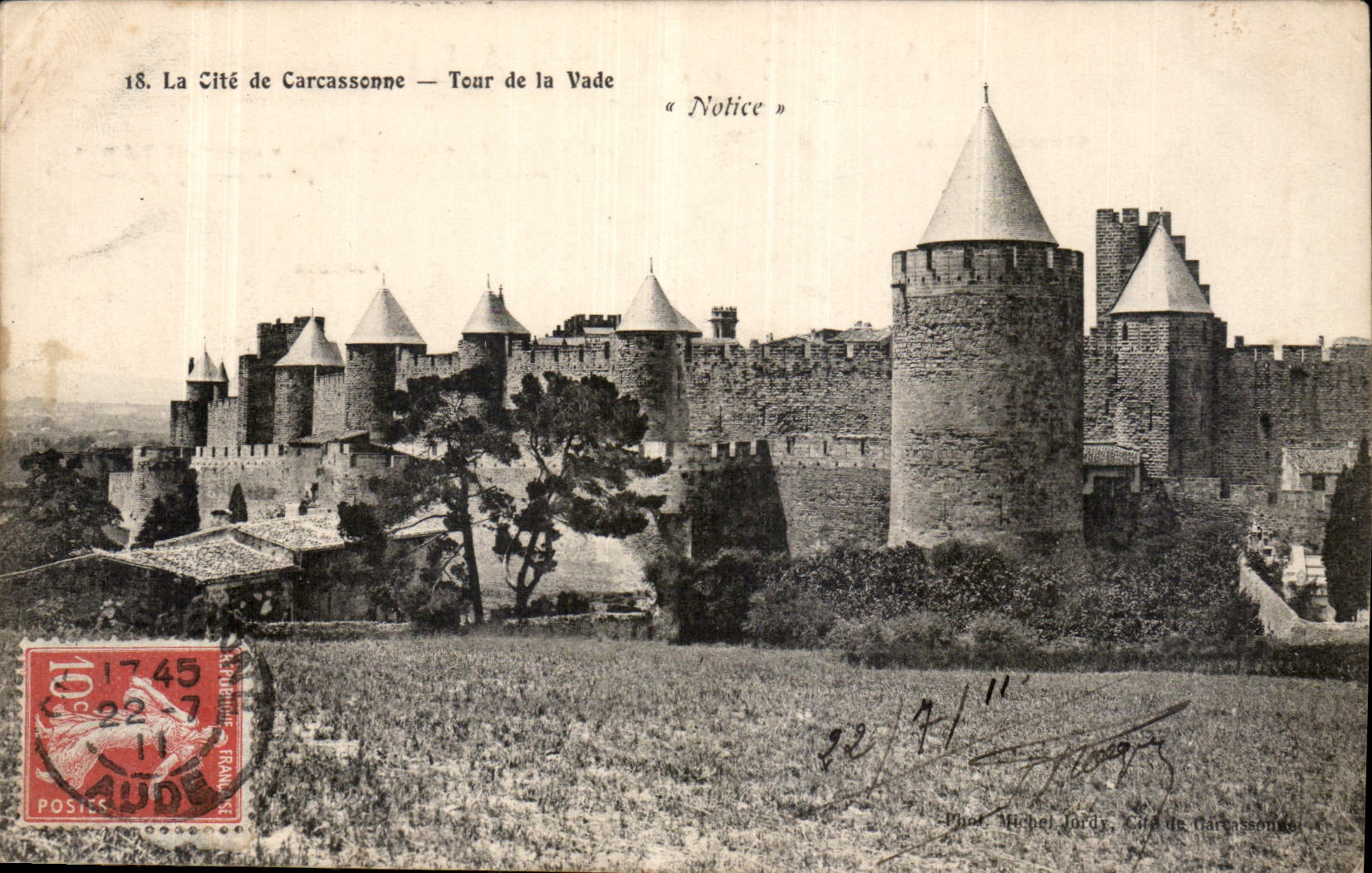 CPA La Cite de Carcassonne Tour de la Vade