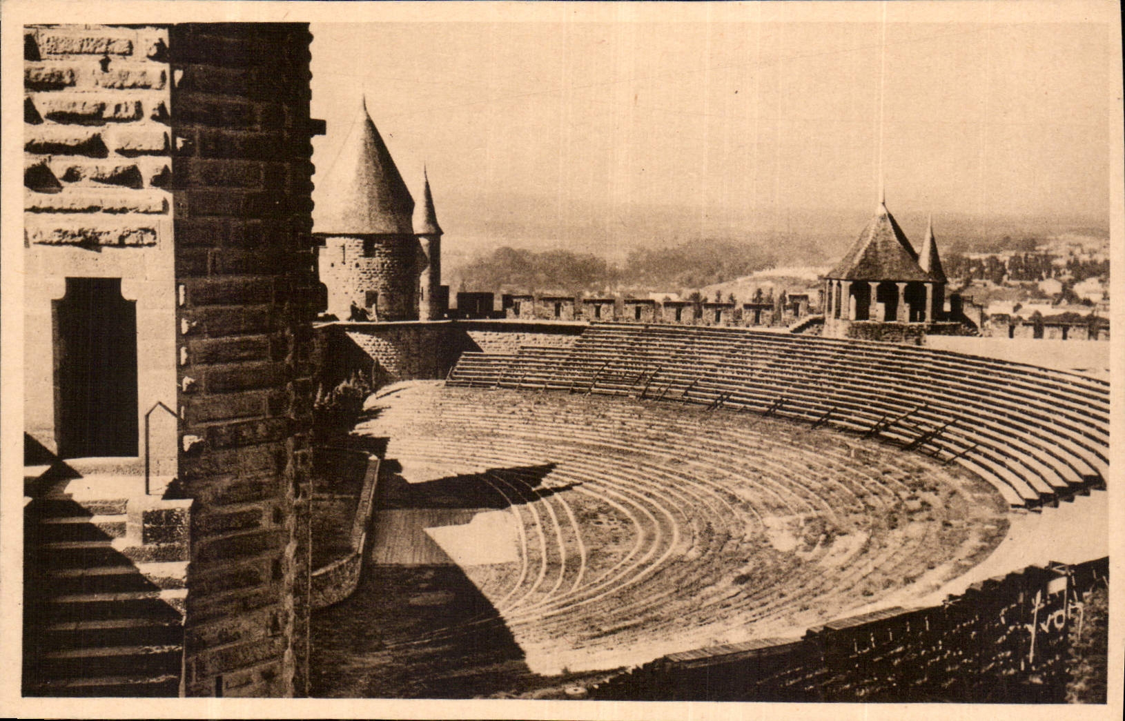 CPA Carcassonne Aude la cite le Theatre