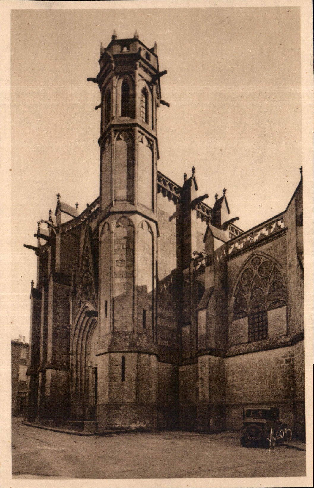 CPA Carcassonne Aude la cite la Basilique Saint Nazaire Entree