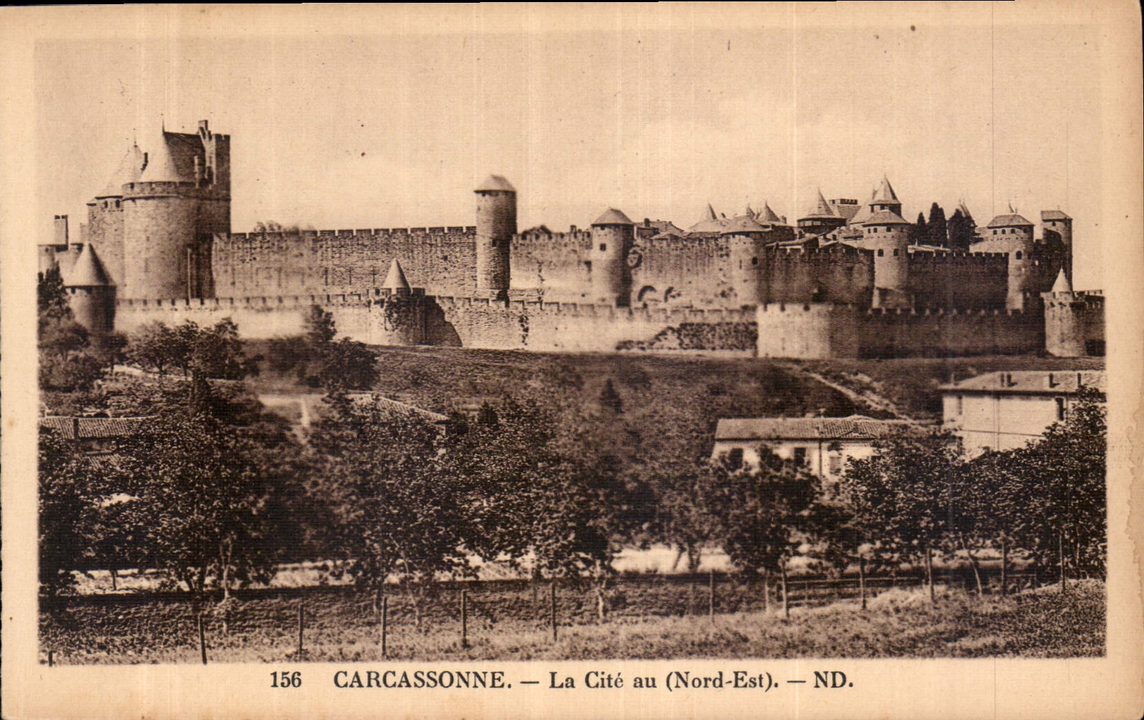 CPA Carcassonne la Cite au Nord Est