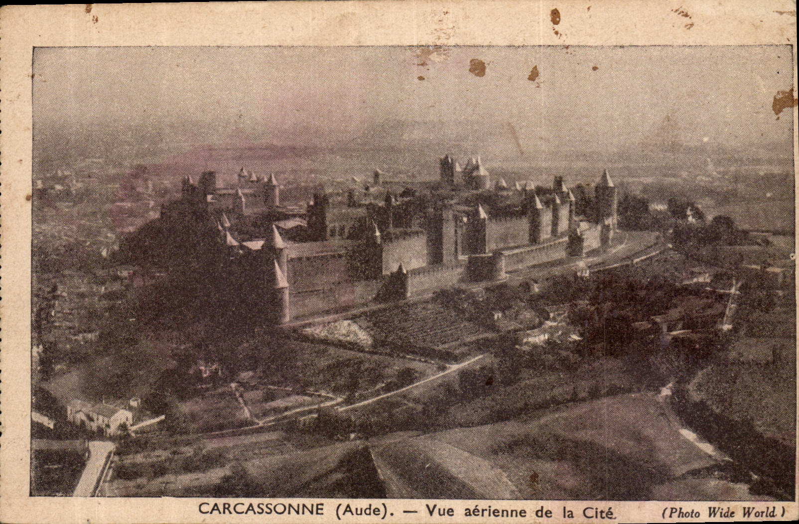 CPA Carcassonne Aude vue aerienne de la Cite
