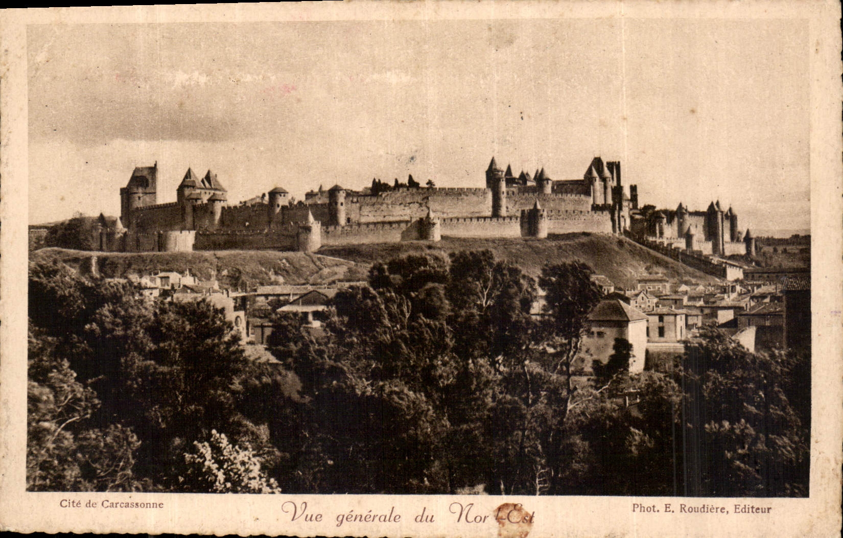 CPA Cite de Carcassonne vue generale du Nord Esr