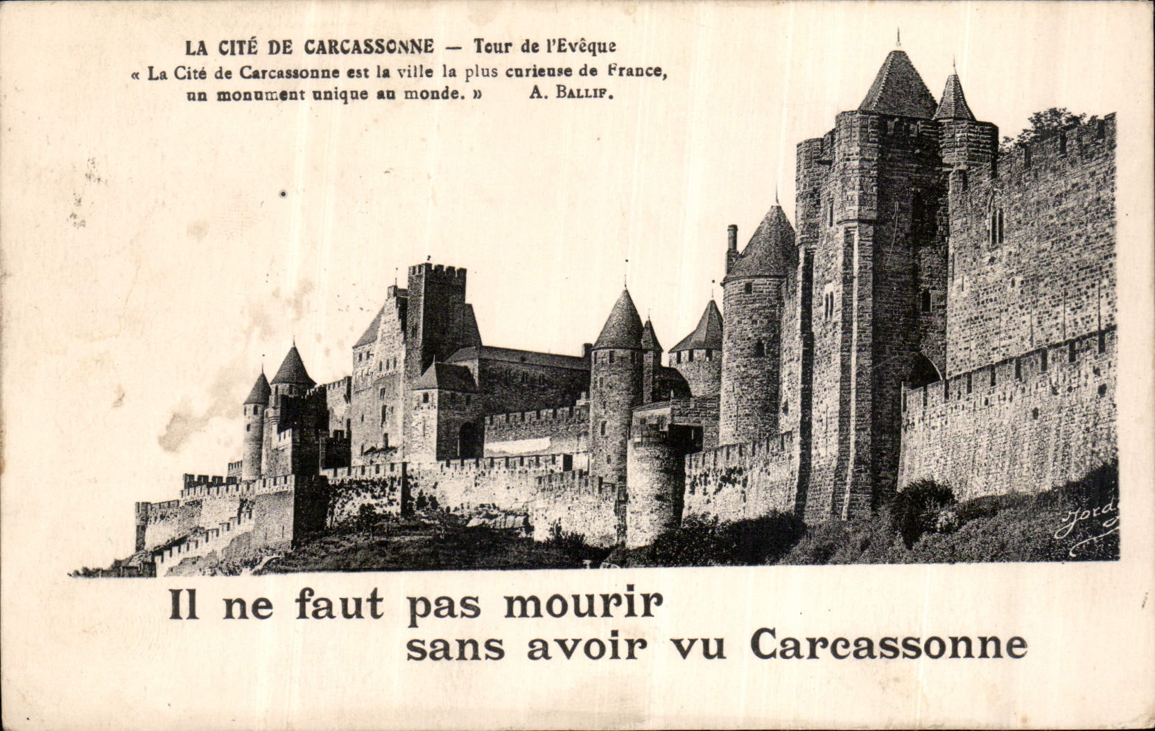 CPA La Cite de Carcassonne tour de l'Eveque la cite de Carcassonne est la Ville la plus curieuse de 